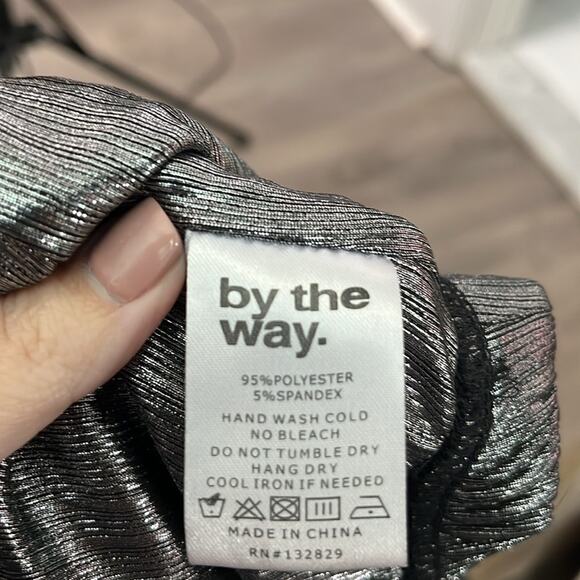 By the Way Silver Metallic Halter Strappy Wrap Style Top Size XS - Picture 5 of 6